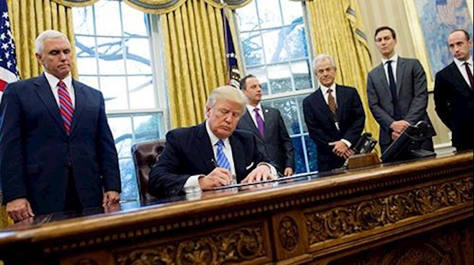  'President Trump signing exacutive order'