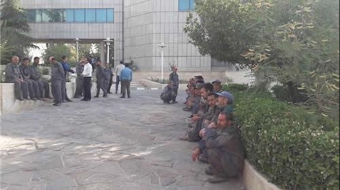 Tehran: sit-in protest by “Pardisan Park” contract workers