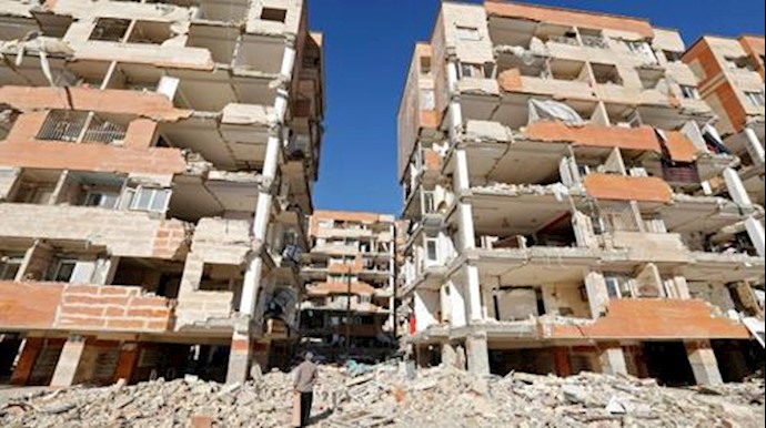 Iranian quake victims scrambles to live through freezing cold