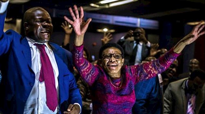 Mugabe resigns, ending 37-year reign over Zimbabwe