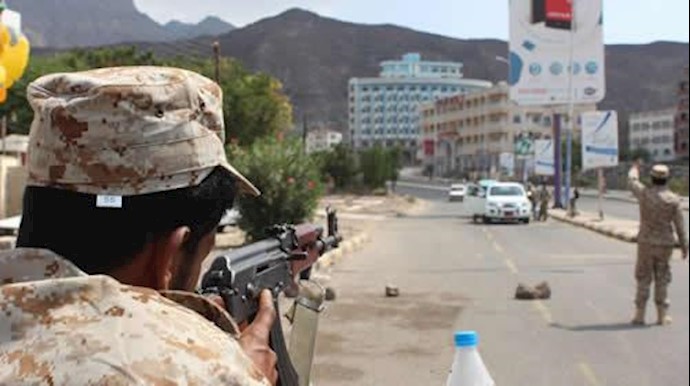 Video: Suicide car bomber targets security forces in Yemen’s Aden