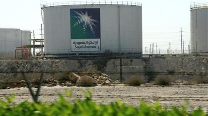  'Oil tanks seen at the Saudi Aramco headquarters during a media tour at Damam city November 11, 2007'