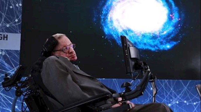 Stephen Hawking lauds Chinese pop star for space migration question