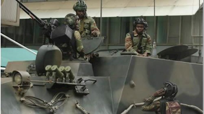 Video : Zimbabwe’s Mugabe resisting army pressure to quit: senior source