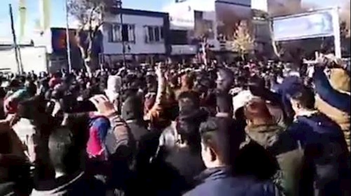  'Thousands of protesters demonstrate in Mashhad saying Death to the Dictator'