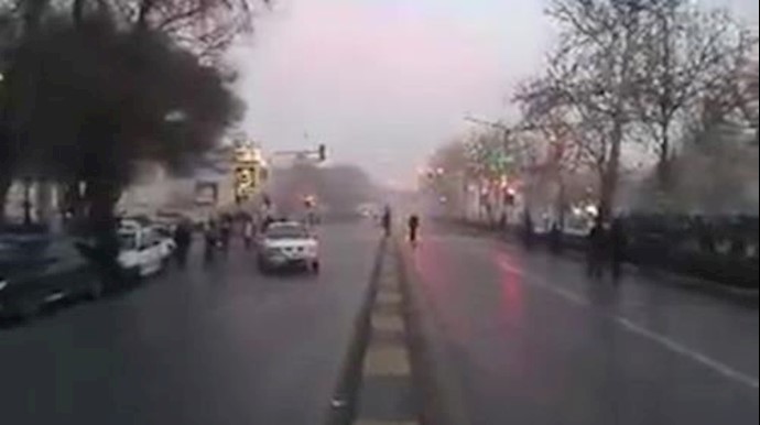 Iran: “Death to Khamenei” chanted in Isfahan, Qom and Rasht