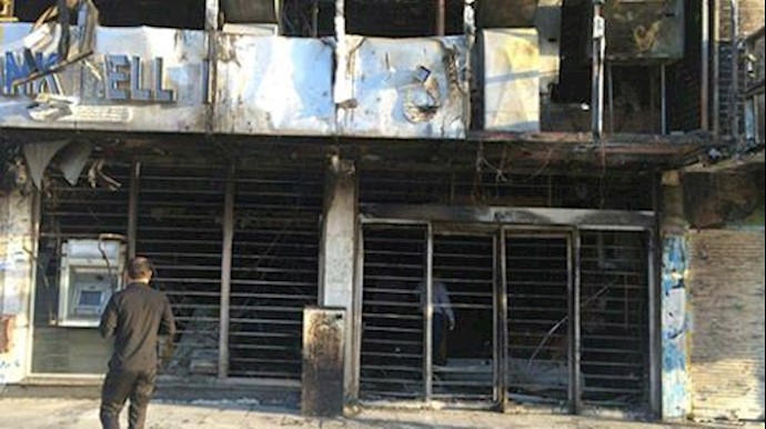 Iran: Protesters Set Ablaze Portraits of Khamenei, Ghassem Soleimani, Invade Goverment Centers