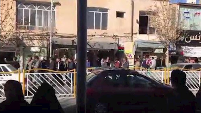 Iran: People rally against high cost of living