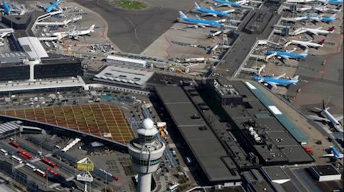 Video:Dutch police open fire on man with knife at Schiphol airport