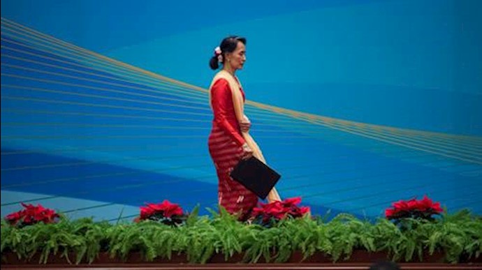  'Aung San Suu Kyi arrives to give a speech at the Great Hall of the People, China, on December 1, 2017.'