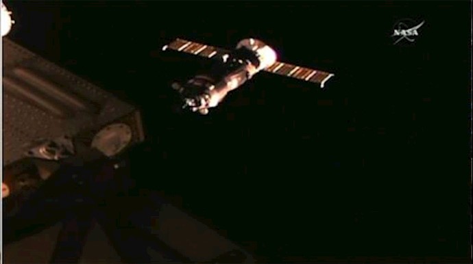 SpaceX to send first paying tourists around moon next year