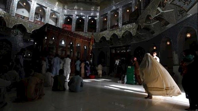 Suicide attack on Pakistani shrine claimed by Islamic State kills 72