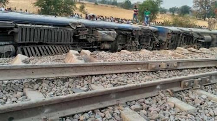 Video: Train derailment in northern India injures 25