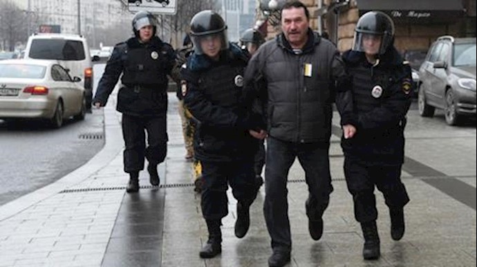 Moscow police detain over 20 anti-corruption protesters