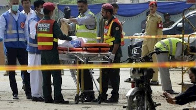 Four killed in suspected bomb blast in Pakistan: officials