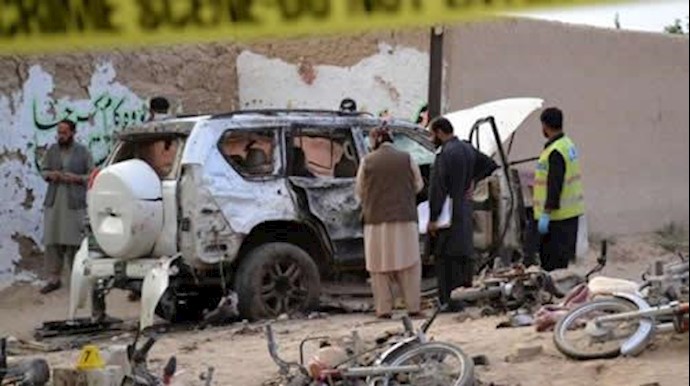 Bomb kills 25 as it hits convoy of Pakistan Senate deputy