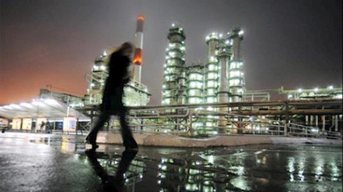 Oil jumps after Saudis, Russia say supply cut to be extended to March 2018