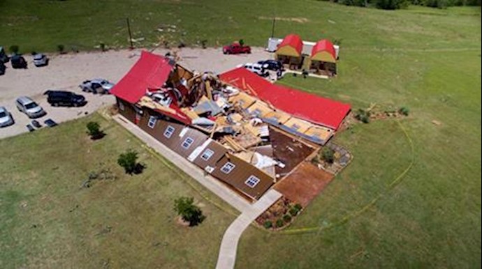 Tornadoes, storms kill 11 in U.S. South