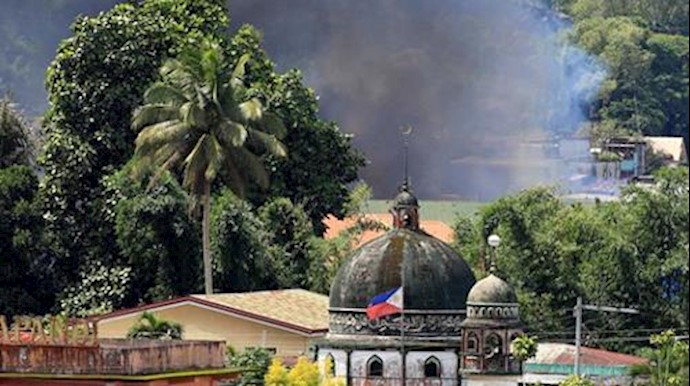 Philippine troops find stash of banknotes as fighters pull back
