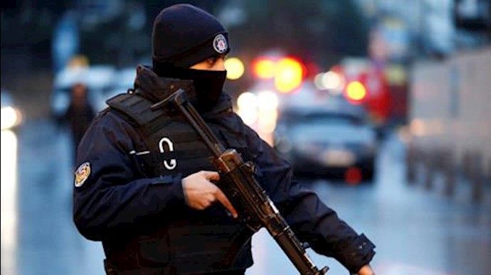 Turkey detains 5 bomber suspects near Syria border