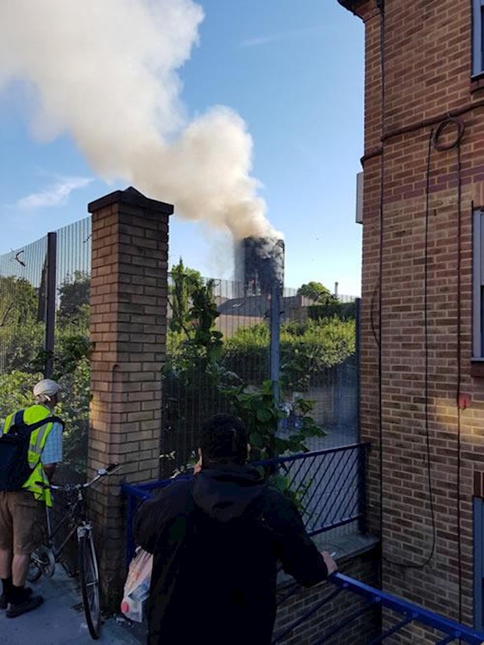 Video : Deadly blaze rips through 24-story London apartment block