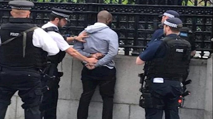 Armed police fire stun gun at knife-wielding man near British parliament