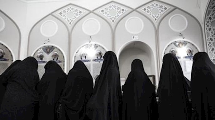  'Iranian women queue to vote in the May 19, 2017 presidential election'