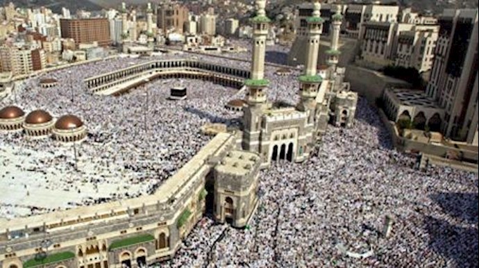 Suicide bomber blows himself up in Mecca