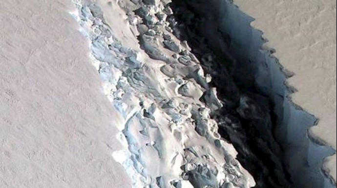 Massive iceberg breaks off Antarctic Peninsula, scientists say