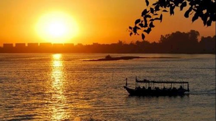 27 dead, 54 missing, in DR Congo boat sinking