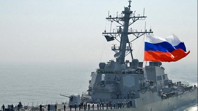 Russian warships dock in Iran
