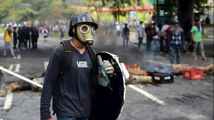 Venezuela opposition delays protest until Friday