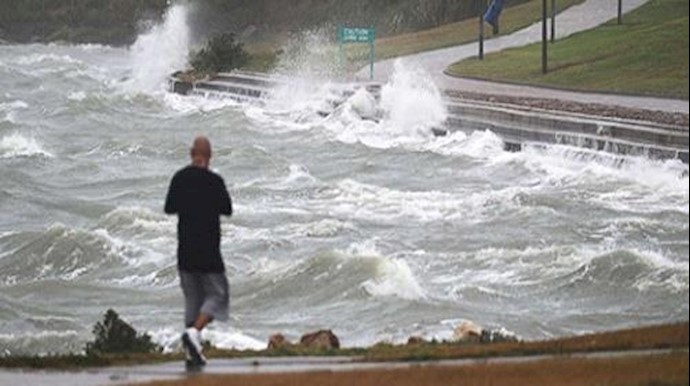 Hurricane Harvey strengthens, threatens record flooding in Texas