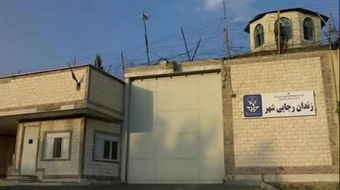 Iran: Plight Of Political Prisoners Signals Regime Turmoil