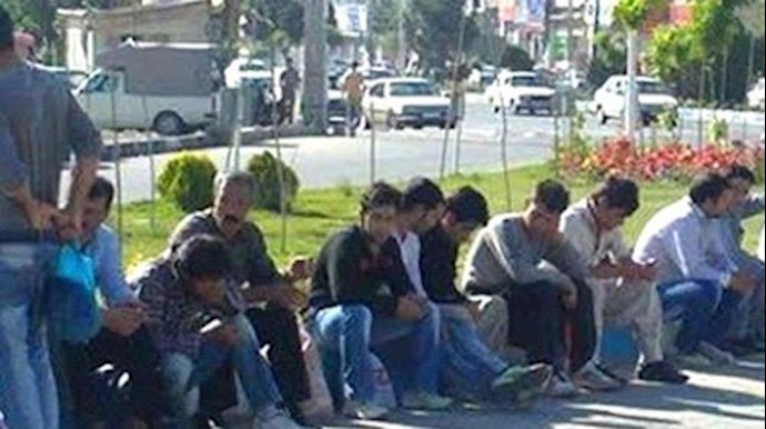 what factors have given rise to the graduates employment crisis In Iran?