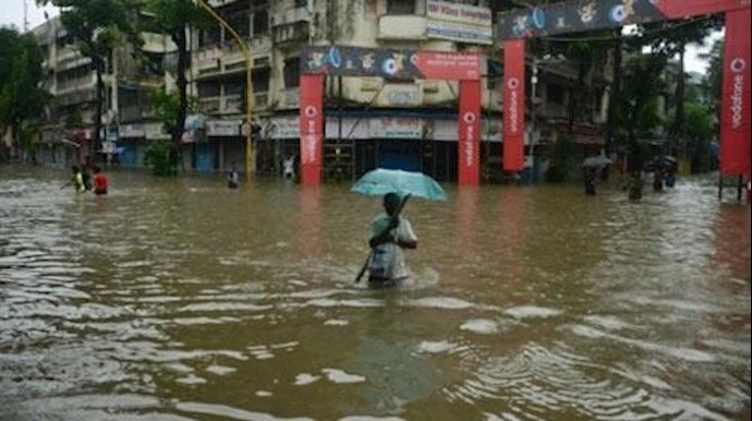 Forty people feared trapped in Mumbai building collapse: official