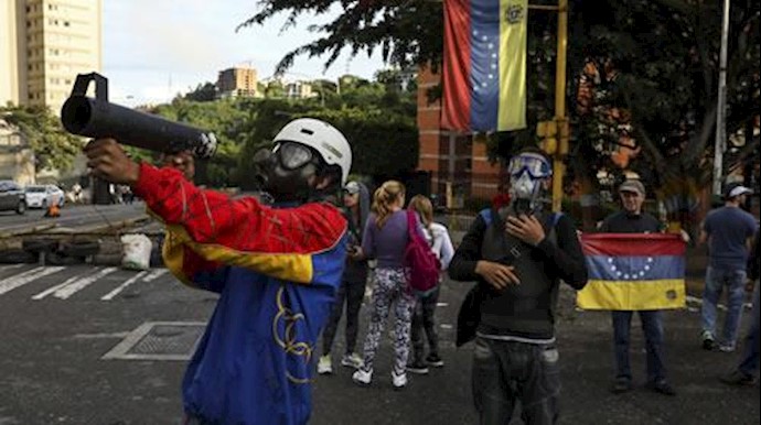 U.S. Weighs Restricting Trades in Venezuelan Debt to Punish Maduro