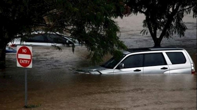 Cyclone Debbie lashes Swiss Re profits