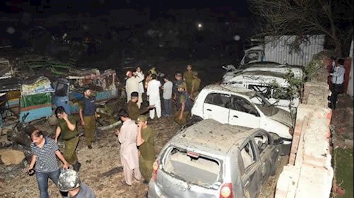 Truck bomb injures 34 in Pakistan’s Lahore: officials