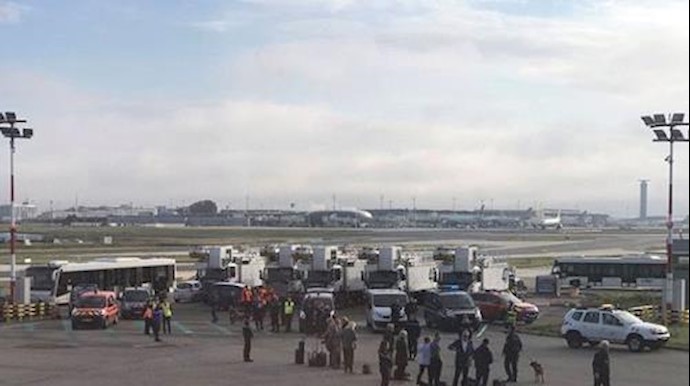 A FLIGHT FROM PARIS TO LONDON DELAYED BY A FALSE BOMB THREAT