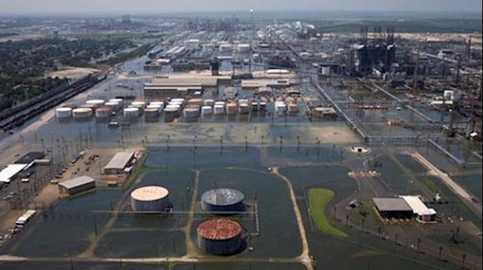 Largest U.S. refinery restarts production after Harvey