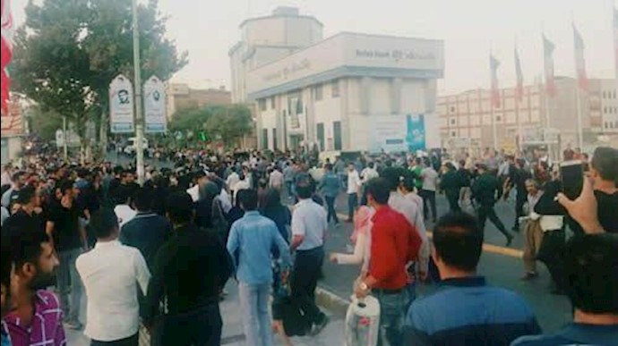 Iran: Protest in Sanandaj in solidarity with Baneh uprising