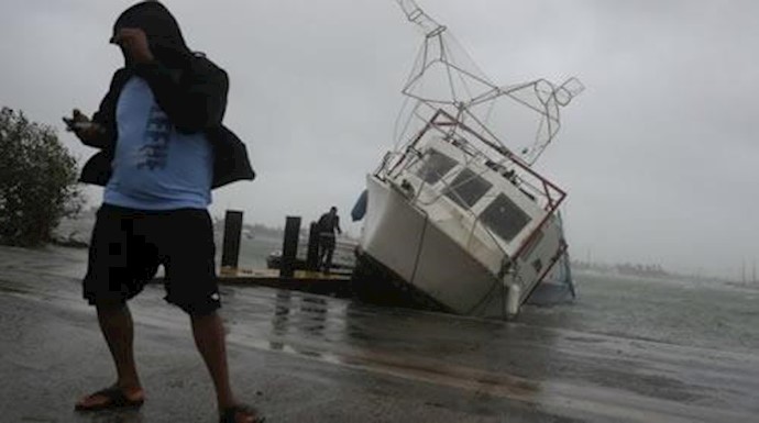 Diminishing Hurricane Irma tears through central Florida