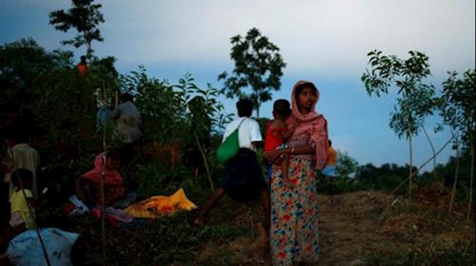 Bangladesh warns Myanmar over border amid refugee crisis