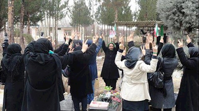  'Mothers of Laleh Park also supported in their statement the legitimate demands of the hunger striking political prisoners in Gohardasht prison.'