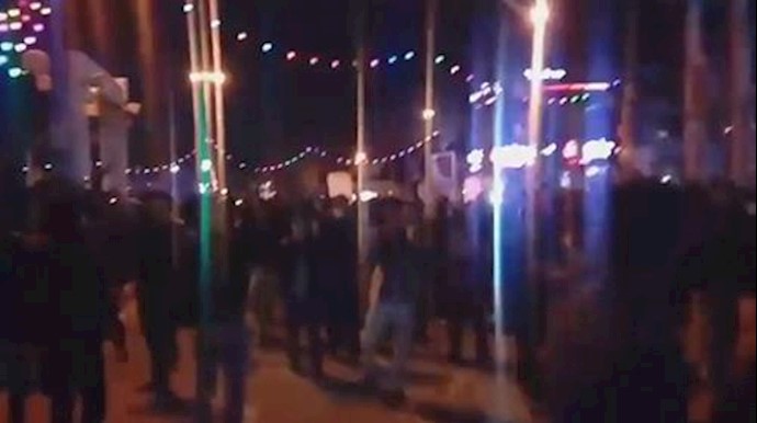 Aligudarz, western Iran; ‘Khamenei shame, let go of the courntry’