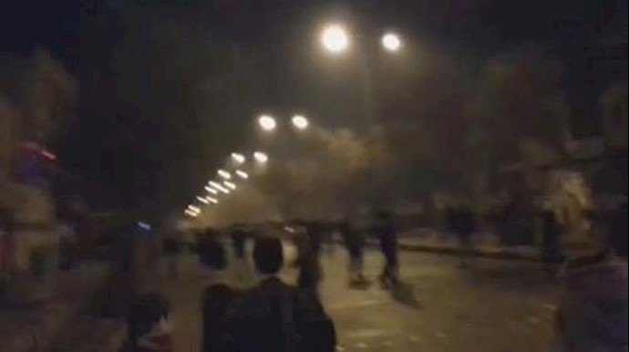 Isfehan, Iran; People chase the security forces out of their neighborhood