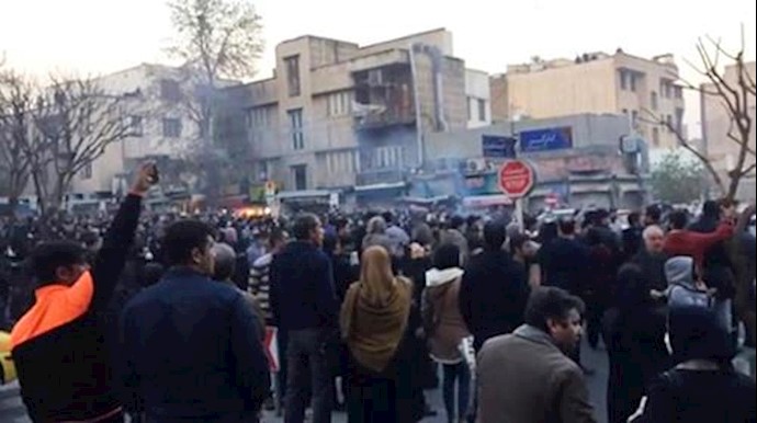 Iran protesters thank Trump, call for stronger sanctions