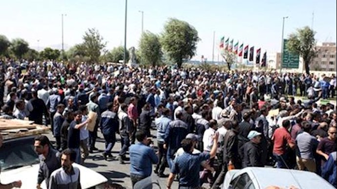 Protests in Iran continued in various cities on the 10th day of Uprising