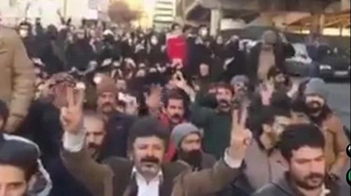Videos Just received from Iran; more than a thousand people gathered in front of Evin Prison